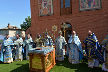 Нажмите для увеличения Празднование в честь иконы Божией Матери «Мати Молебница» в Аскании-Нова