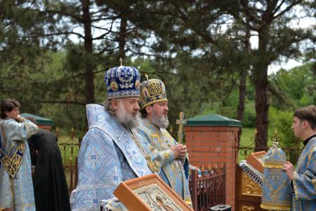 Нажмите для увеличения Празднование в честь иконы Божией Матери «Мати Молебница» в Аскании-Нова