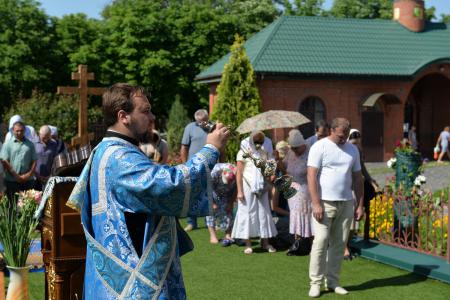 Нажмите для увеличения Празднование в честь иконы Божией Матери «Мати Молебница» в Аскании-Нова