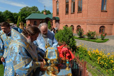 Нажмите для увеличения Празднование в честь иконы Божией Матери «Мати Молебница» в Аскании-Нова