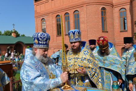 Нажмите для увеличения Празднование в честь иконы Божией Матери «Мати Молебница» в Аскании-Нова