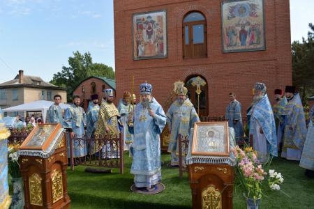 Нажмите для увеличения Празднование в честь иконы Божией Матери «Мати Молебница» в Аскании-Нова