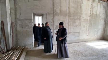 Митрополит Иоанн с гостями епархии посетил Херсонские монастыри и храмы (+видео)